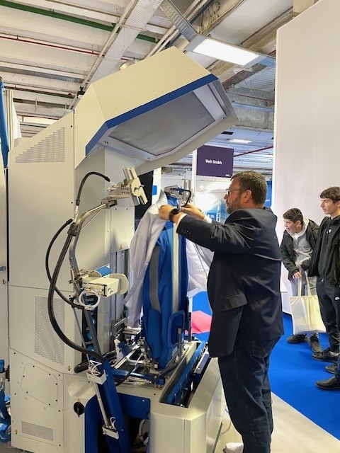 Veith demonstrated their latest finisher - High finishing Quality & Speed